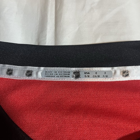 Official Patrick Kane YOUTH Blackhawks Jersey S/M - Picture 2 of 8